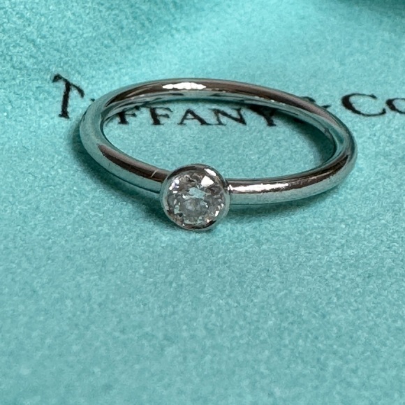 Tiffany & Co. Bezet Platinum Diamond Ring - Picture 2 of 6